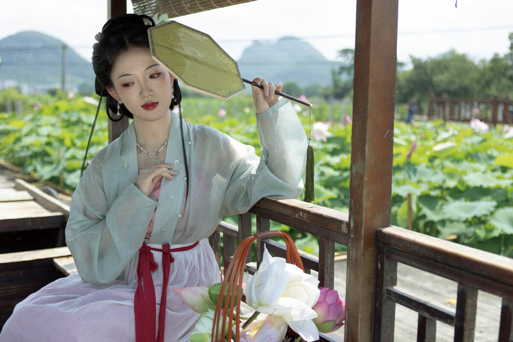 YiTuYu艺图语 Vol.8865 Ying Ying (34P)