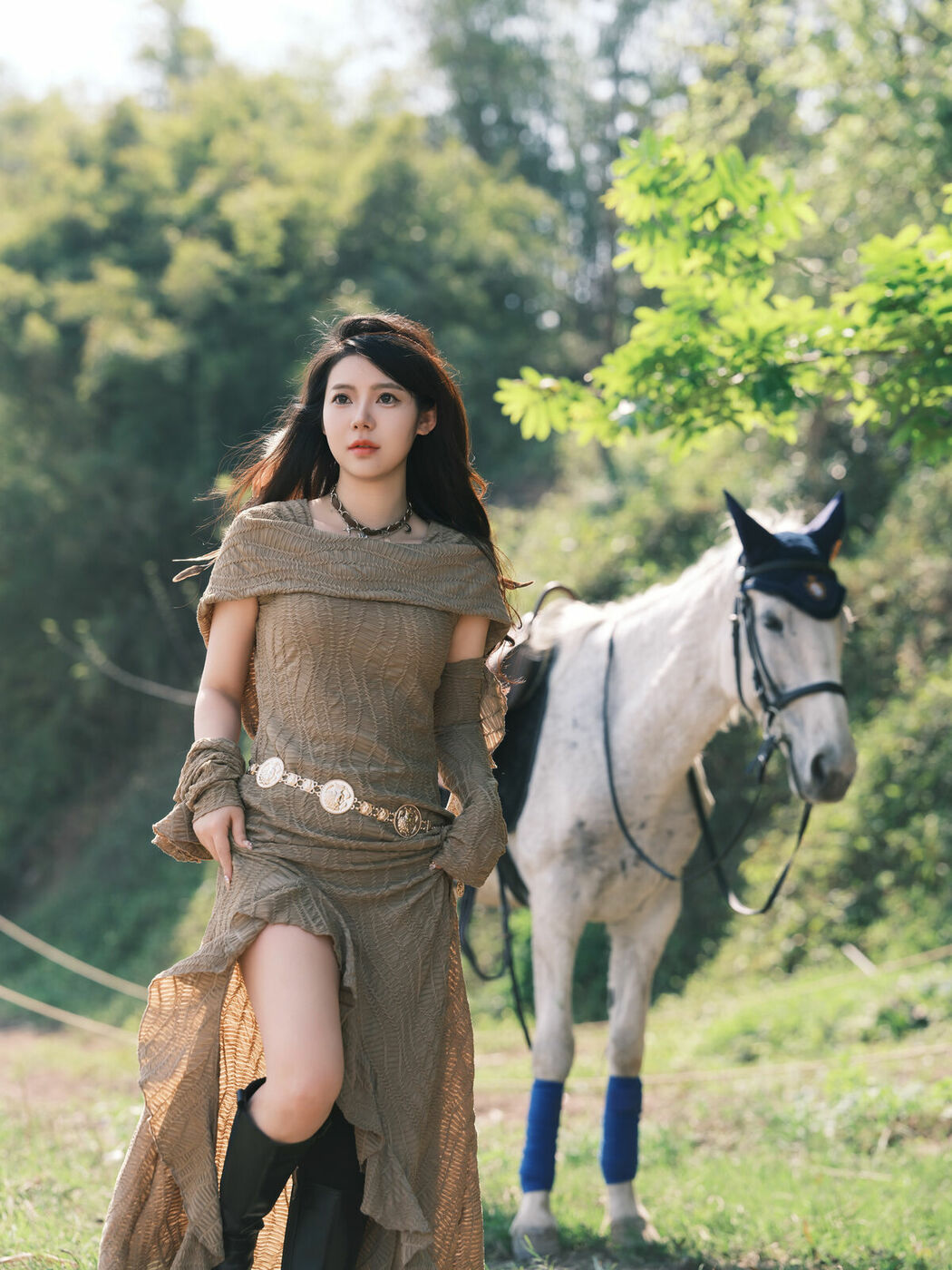 YiTuYu艺图语 Vol.8864 Bu Gen Sui (40P)