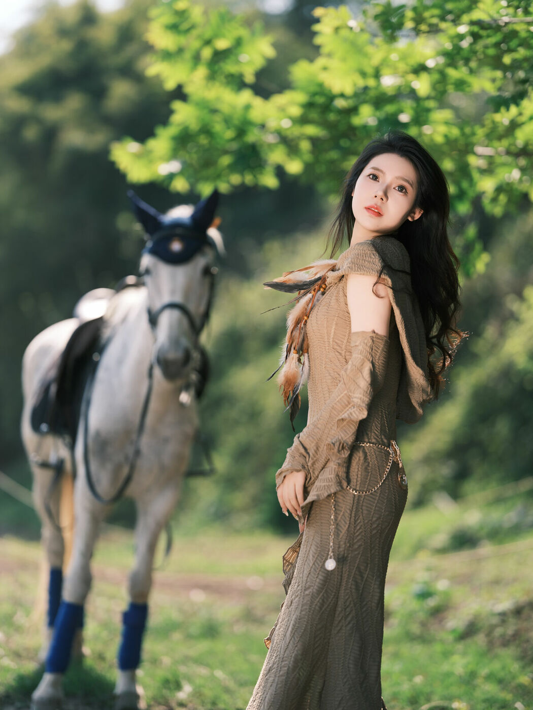 YiTuYu艺图语 Vol.8864 Bu Gen Sui (40P)