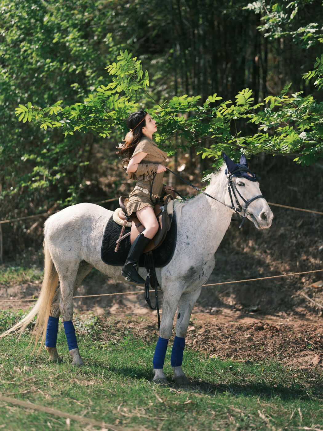 YiTuYu艺图语 Vol.8864 Bu Gen Sui (40P)