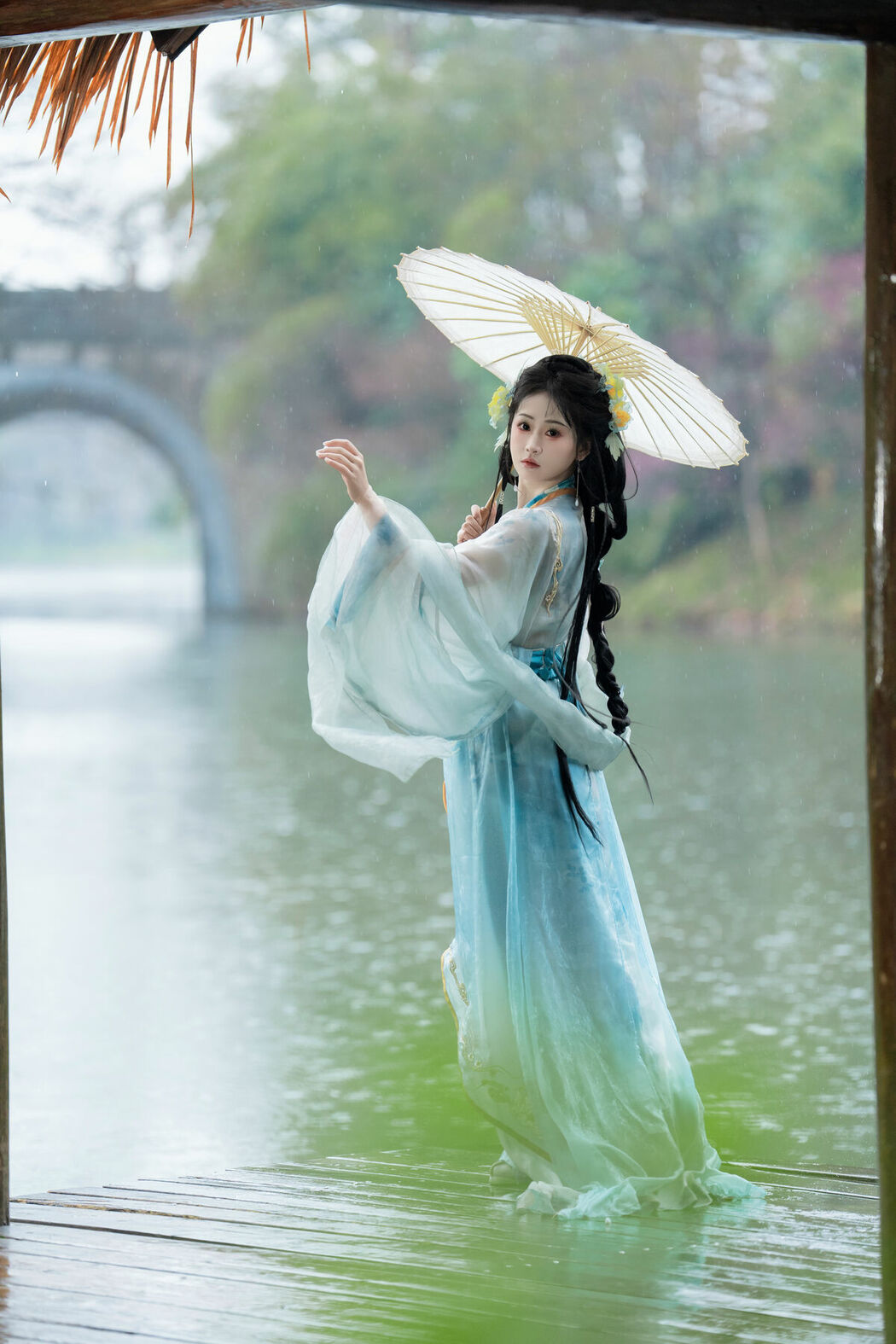 YiTuYu艺图语 Vol.8870 Jiao Yi Zhi Sui Sui (32P)