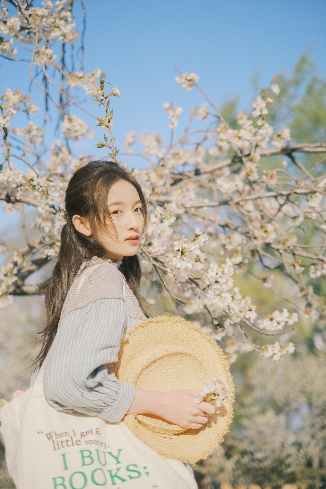 YiTuYu艺图语 Vol.8867 Tong (31P)