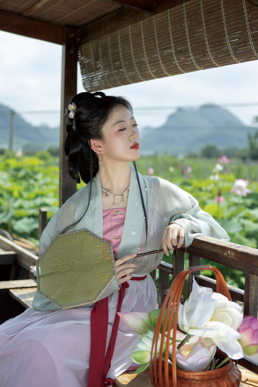 YiTuYu艺图语 Vol.8865 Ying Ying (34P)