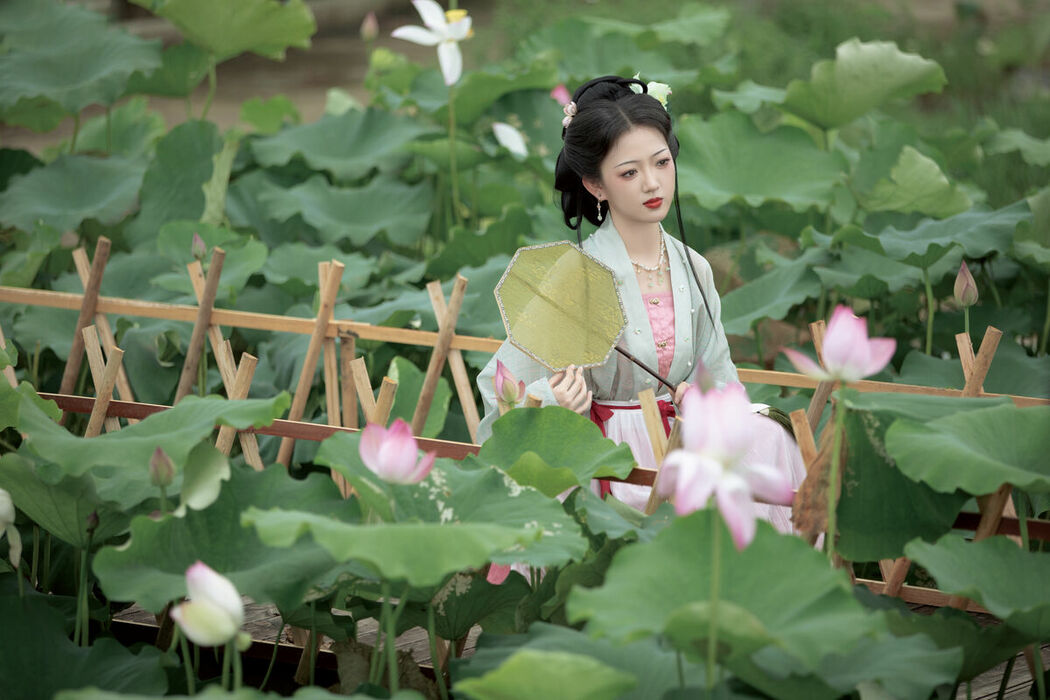 YiTuYu艺图语 Vol.8865 Ying Ying (34P)