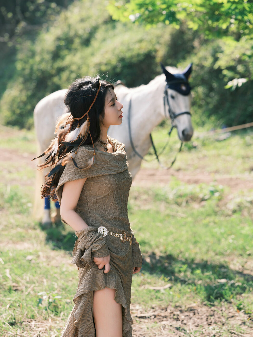 YiTuYu艺图语 Vol.8864 Bu Gen Sui (40P)