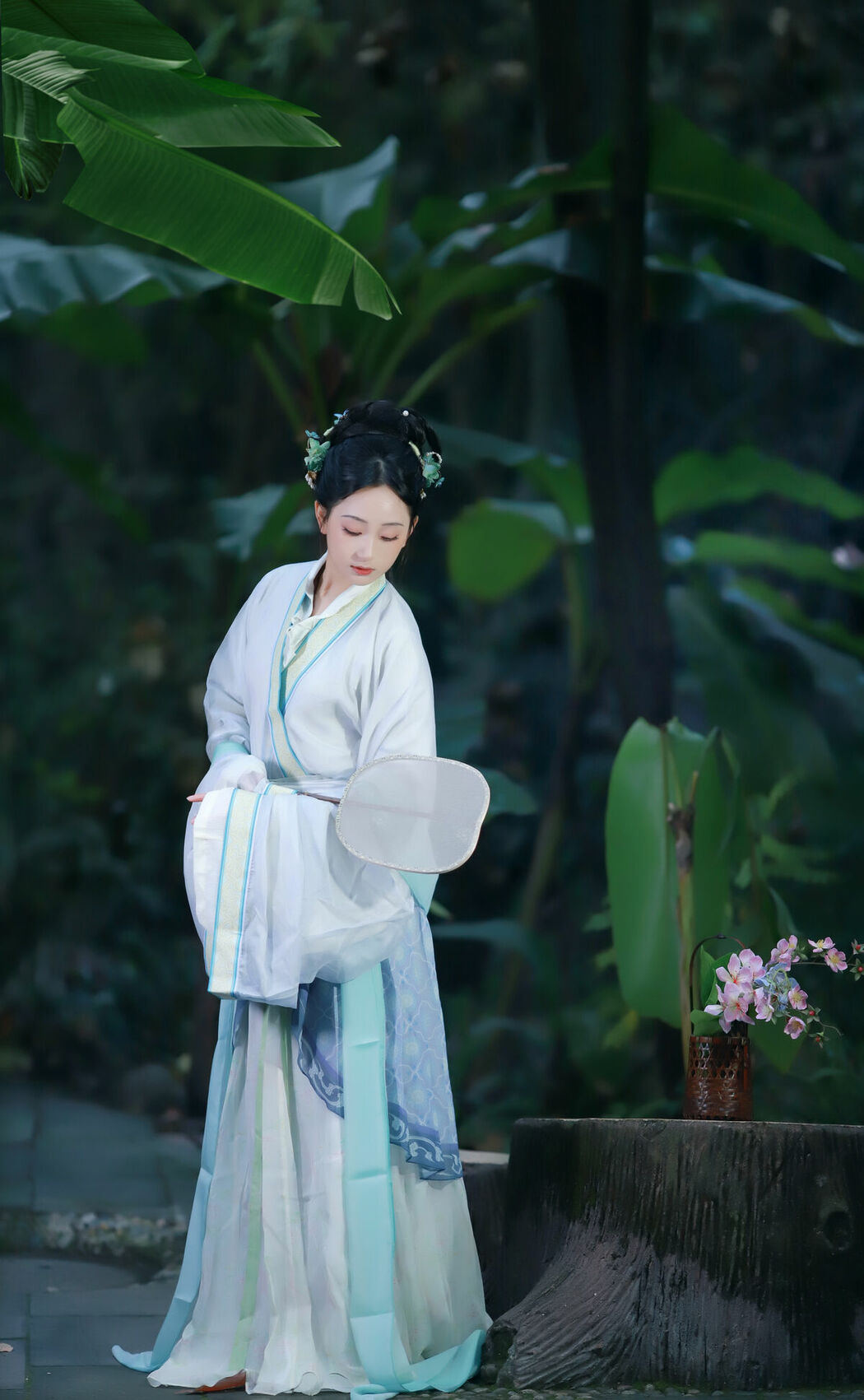 YiTuYu艺图语 Vol.8859 Xiao Wang Sui Bin Bin (14P)