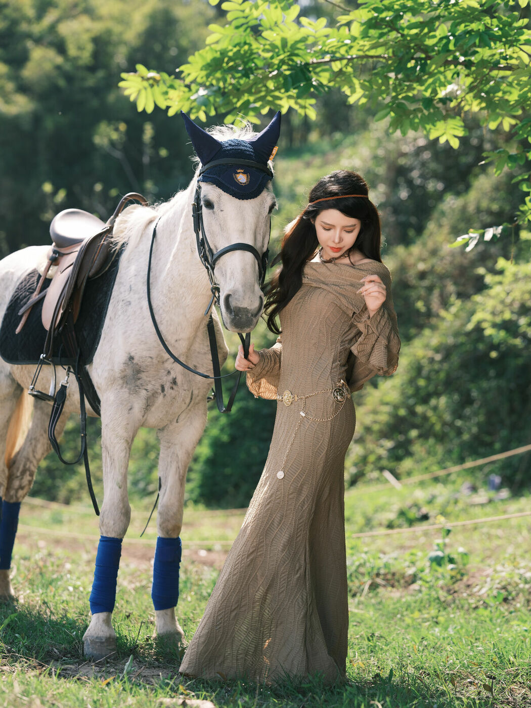 YiTuYu艺图语 Vol.8864 Bu Gen Sui (40P)