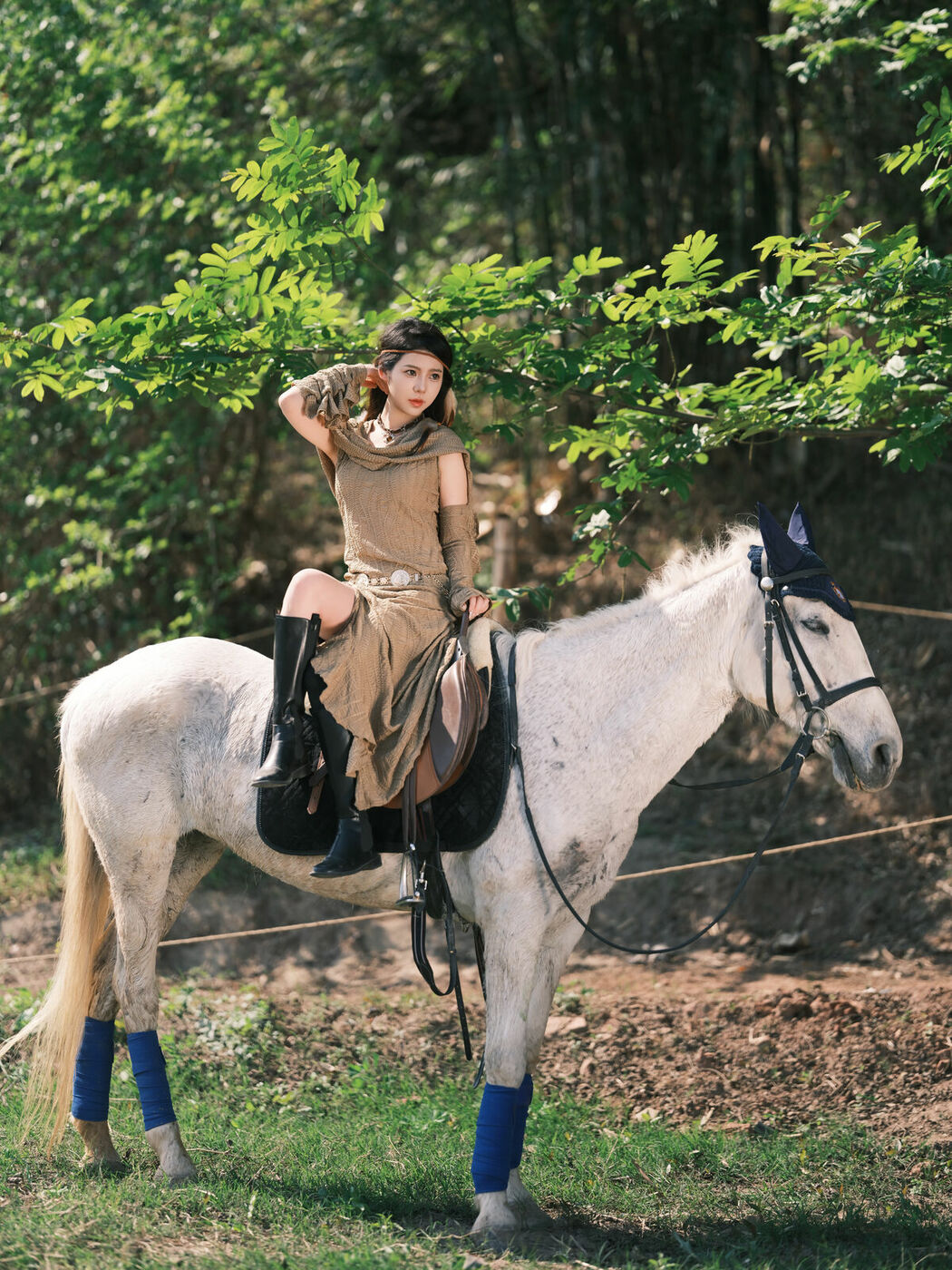 YiTuYu艺图语 Vol.8864 Bu Gen Sui (40P)