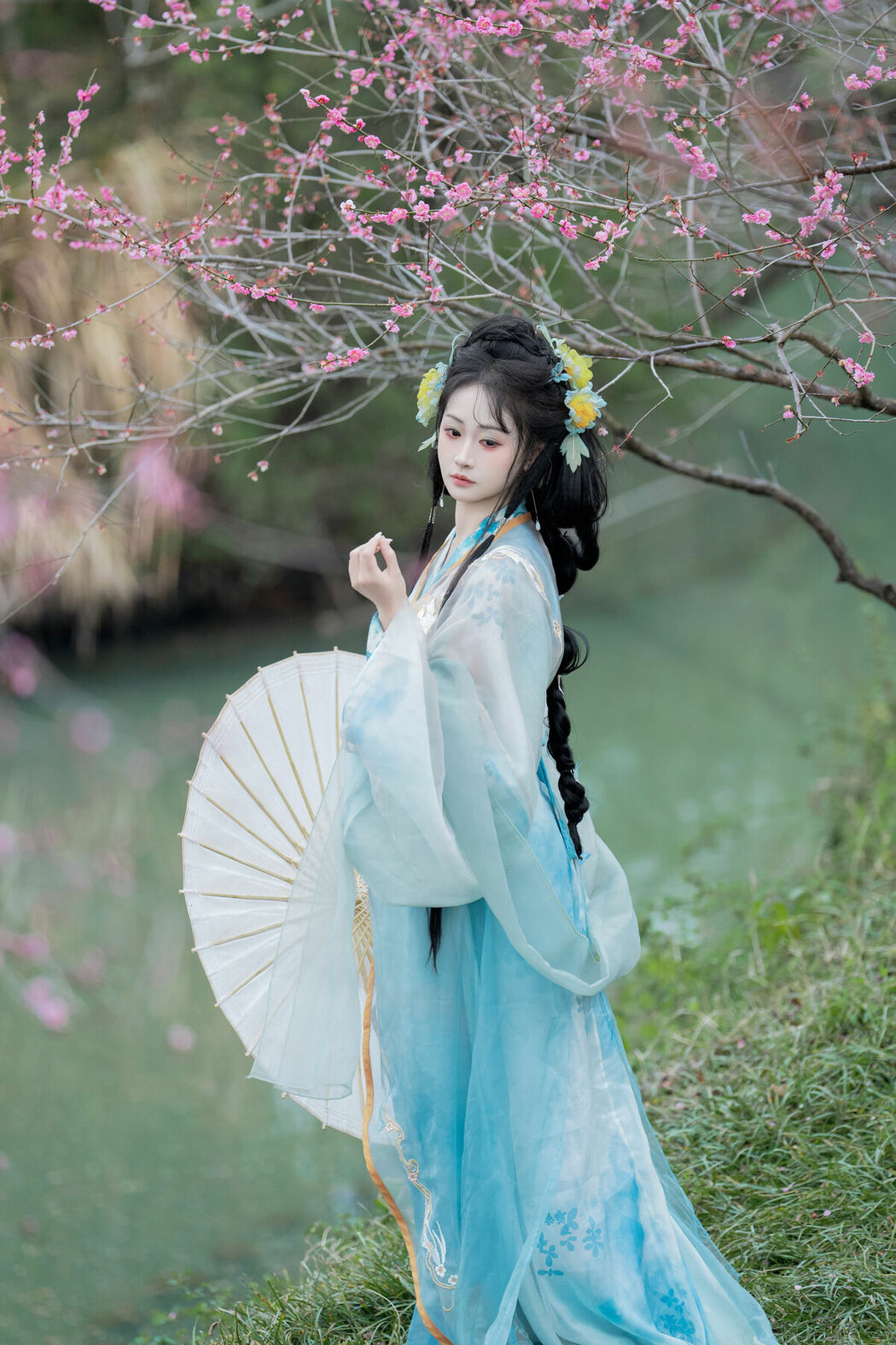 YiTuYu艺图语 Vol.8870 Jiao Yi Zhi Sui Sui (32P)