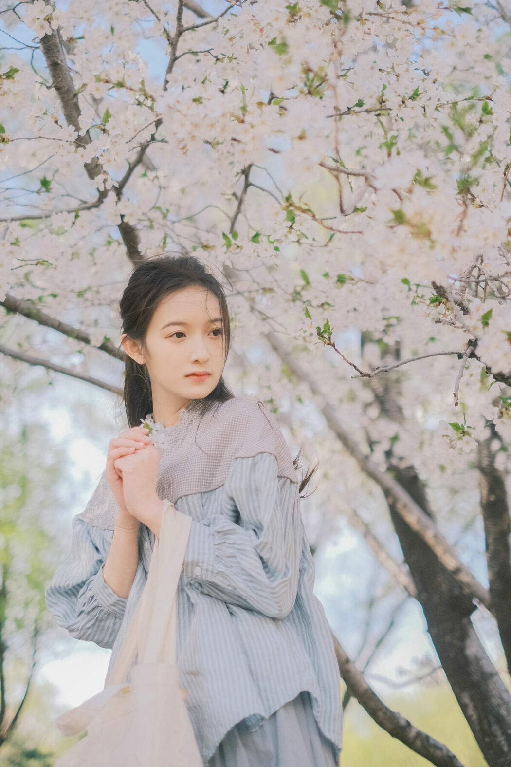 YiTuYu艺图语 Vol.8867 Tong (31P)