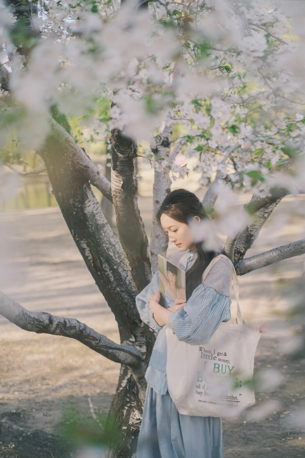 YiTuYu艺图语 Vol.8867 Tong (31P)