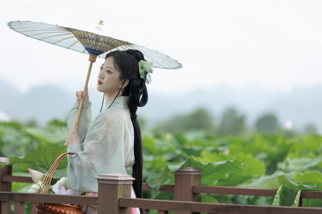 YiTuYu艺图语 Vol.8865 Ying Ying (34P)