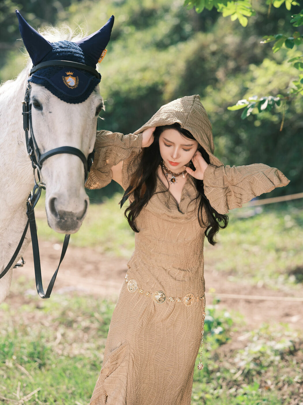 YiTuYu艺图语 Vol.8864 Bu Gen Sui (40P)