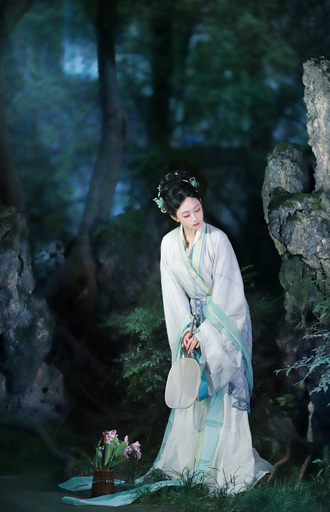 YiTuYu艺图语 Vol.8859 Xiao Wang Sui Bin Bin (14P)