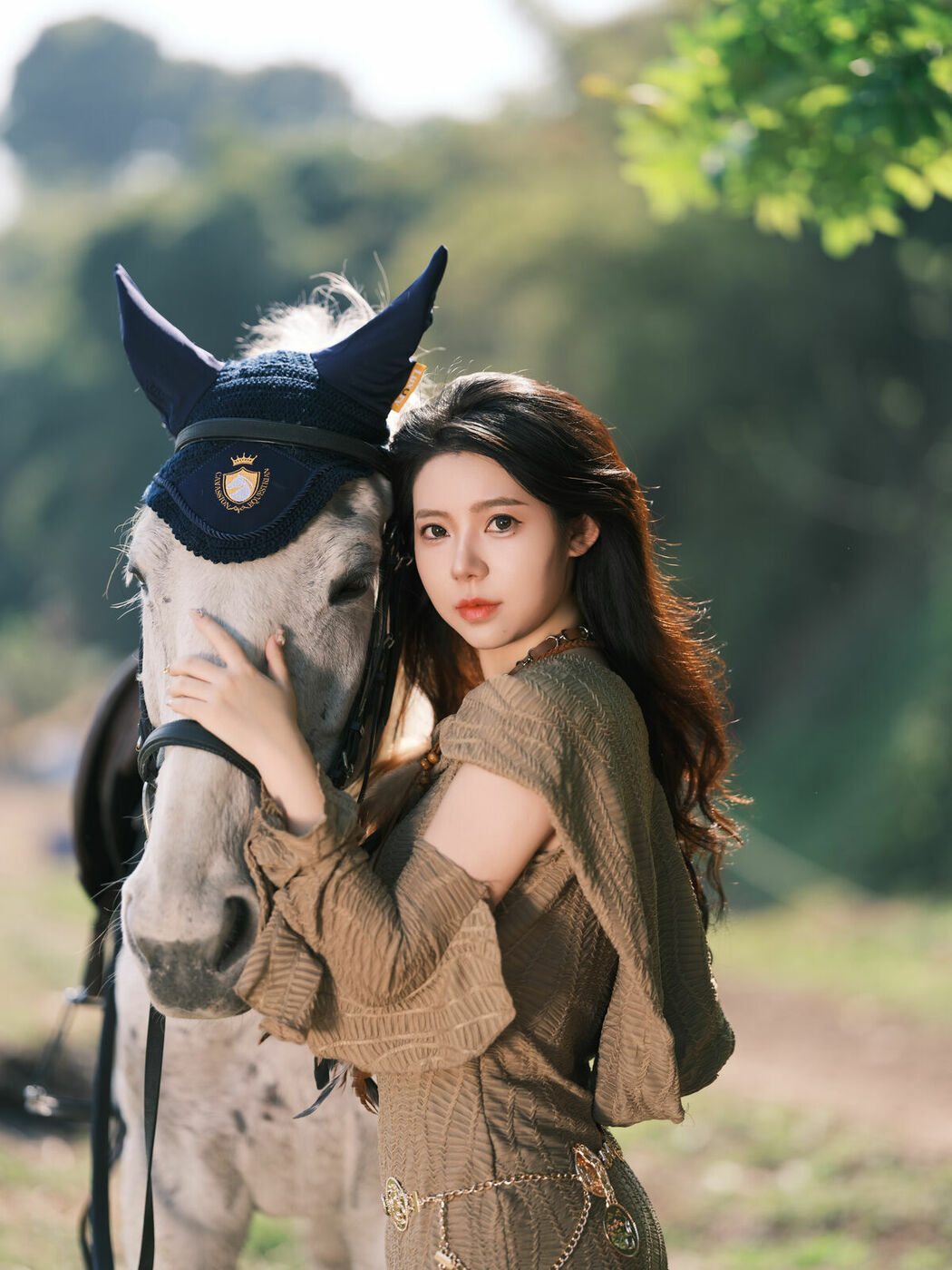 YiTuYu艺图语 Vol.8864 Bu Gen Sui (40P)