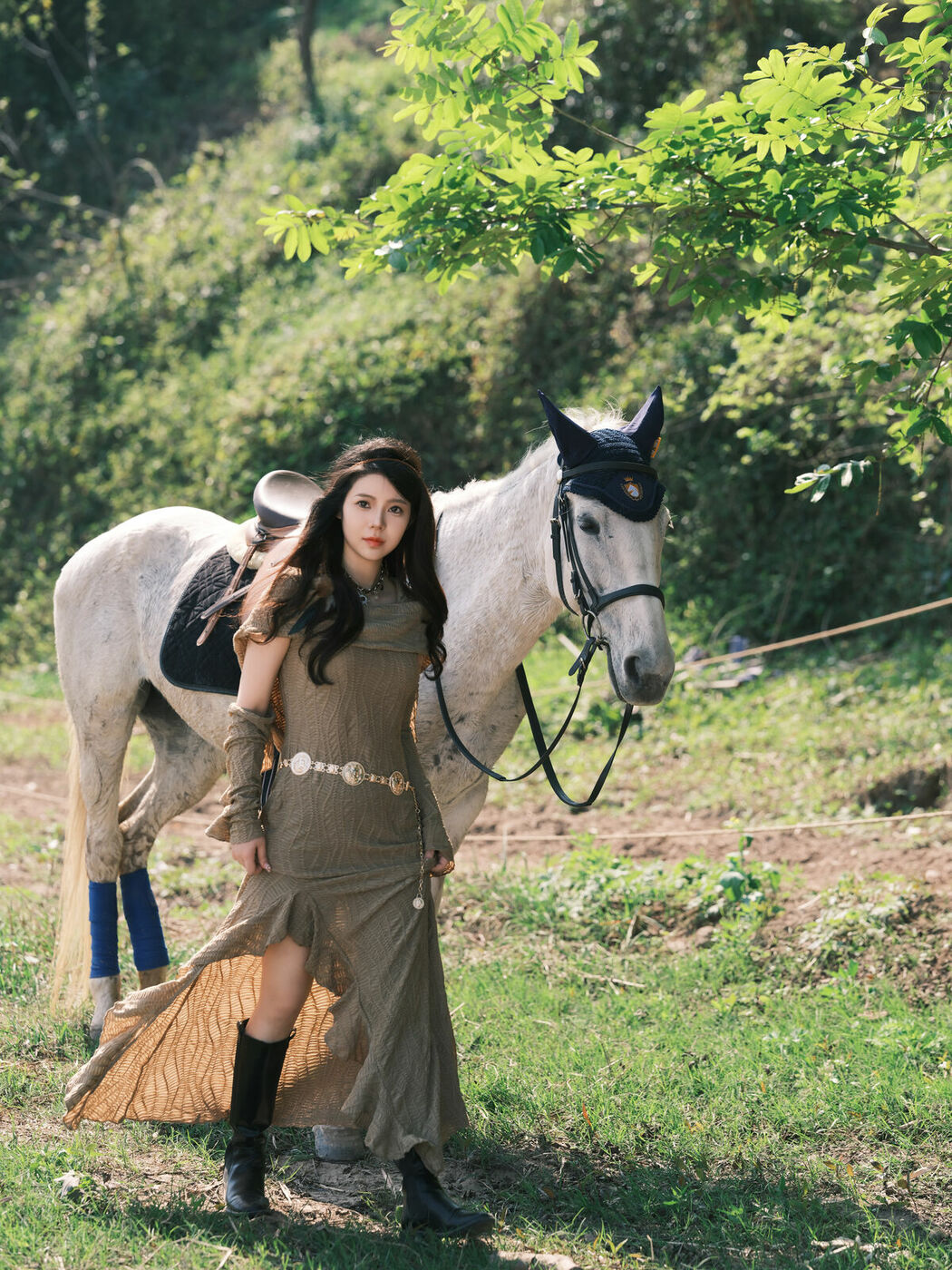 YiTuYu艺图语 Vol.8864 Bu Gen Sui (40P)