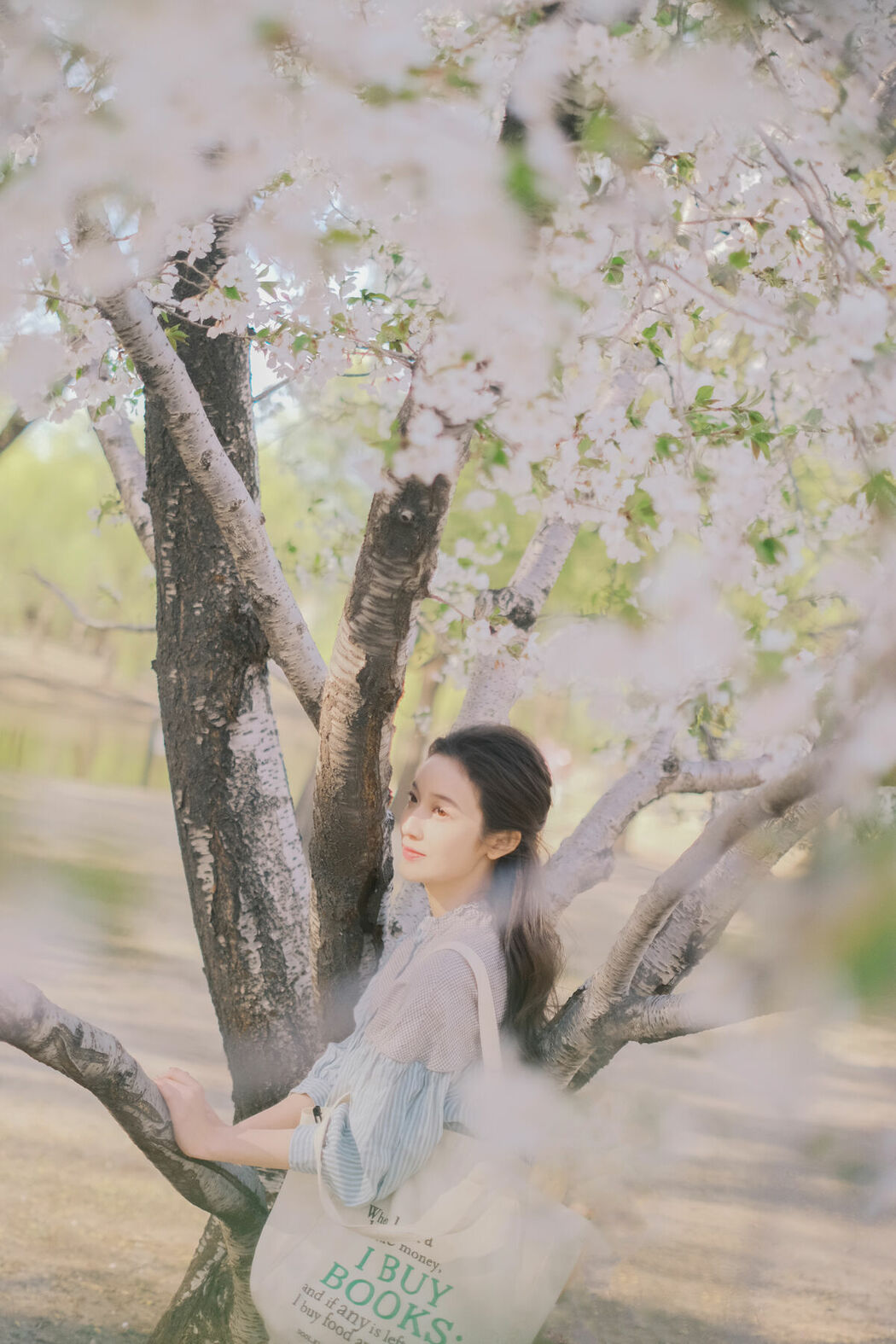 YiTuYu艺图语 Vol.8867 Tong (31P)