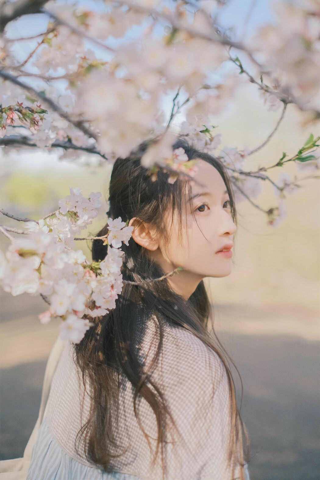 YiTuYu艺图语 Vol.8867 Tong (31P)