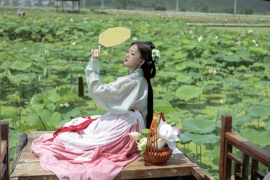 YiTuYu艺图语 Vol.8865 Ying Ying (34P)