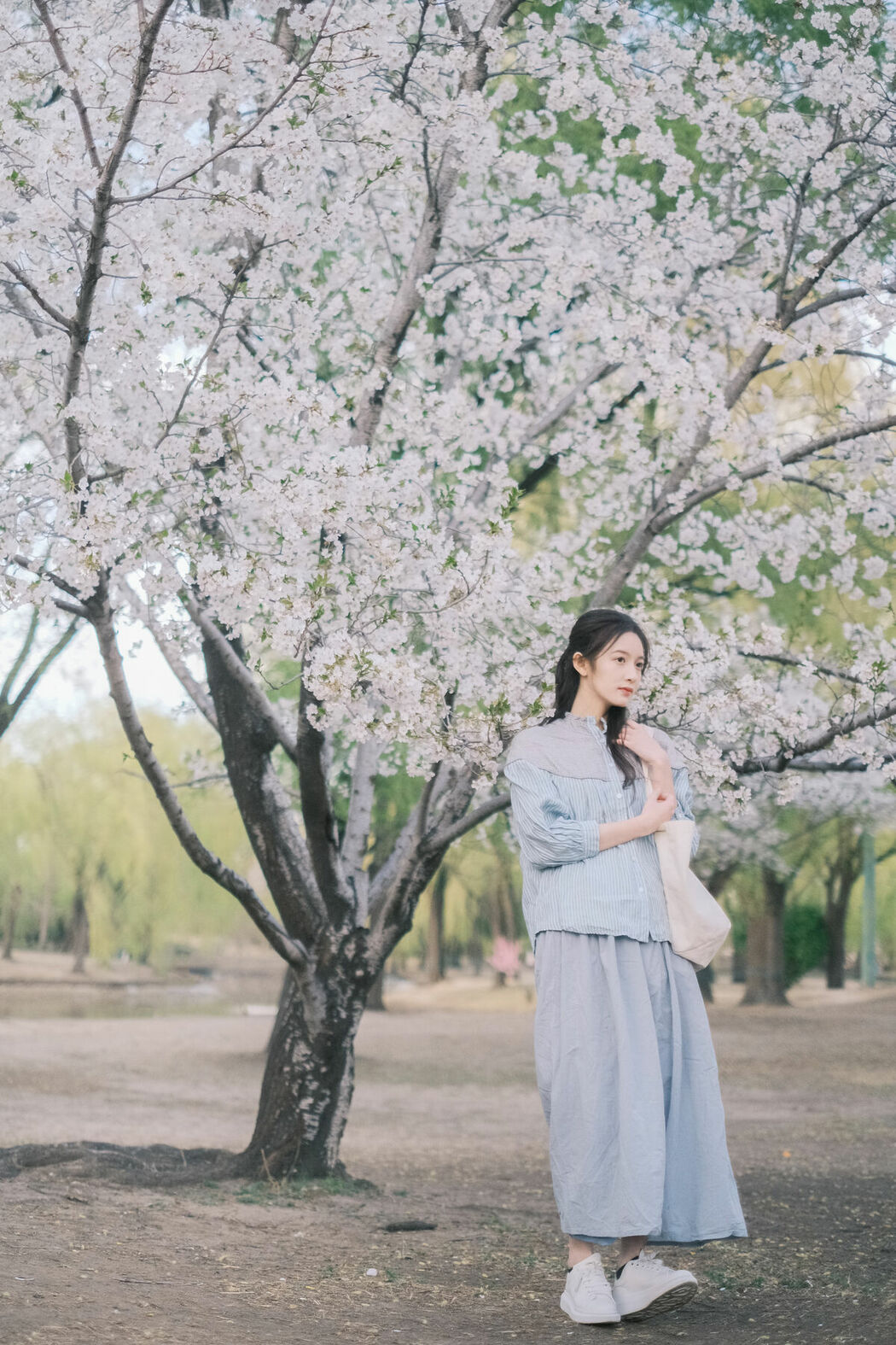 YiTuYu艺图语 Vol.8867 Tong (31P)