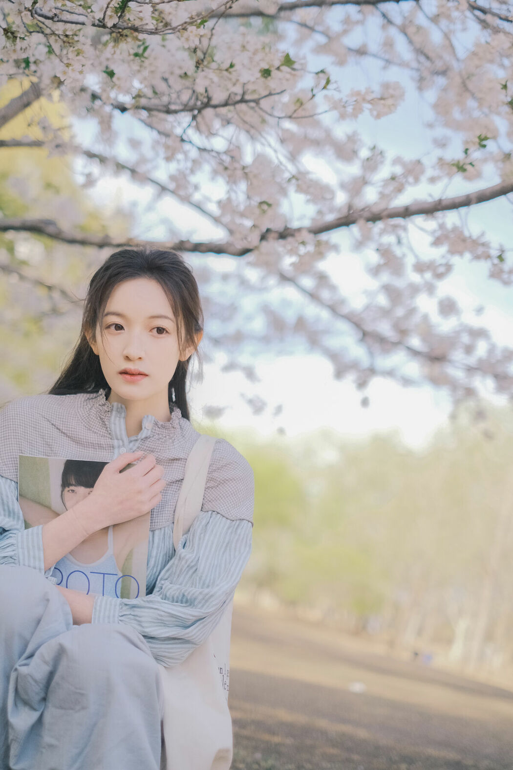 YiTuYu艺图语 Vol.8867 Tong (31P)