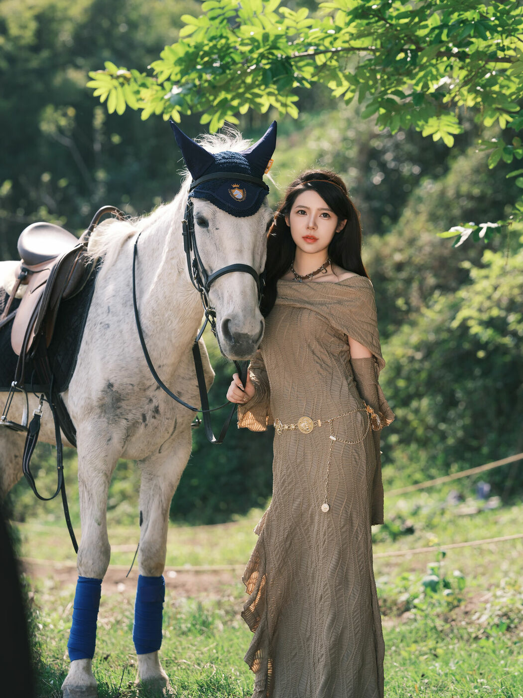 YiTuYu艺图语 Vol.8864 Bu Gen Sui (40P)