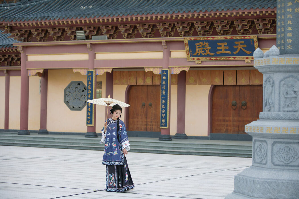 YiTuYu艺图语 Vol.8883 Xin Xin (38P)