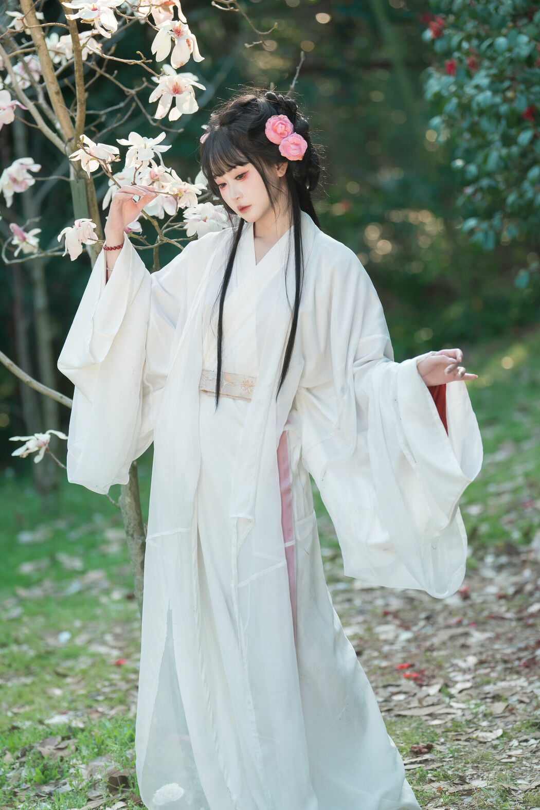 YiTuYu艺图语 Vol.8881 Jiao Yi Zhi Sui Sui (28P)