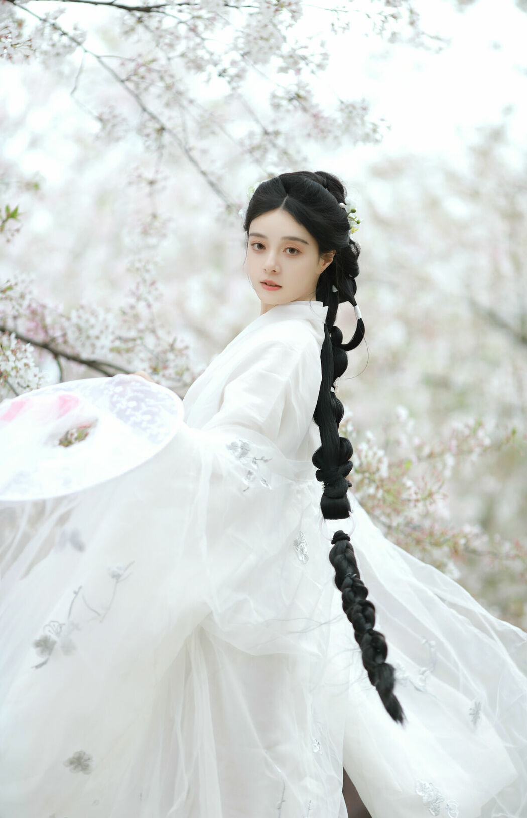 YiTuYu艺图语 Vol.8880 Sui Sui Ru Yi (15P)