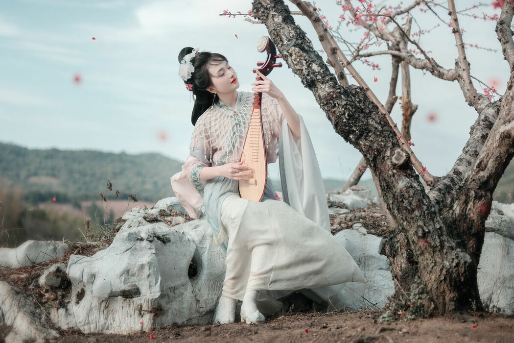 YiTuYu艺图语 Vol.8879 Da Wai Wai Ge (45P)