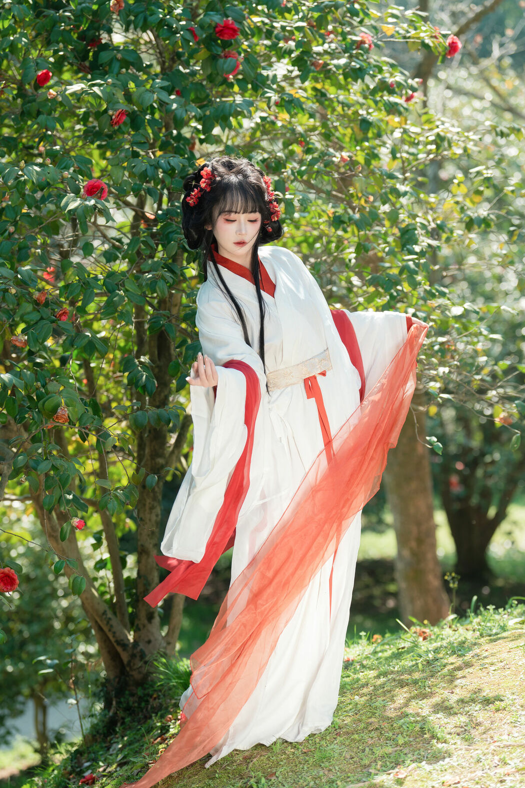 YiTuYu艺图语 Vol.8881 Jiao Yi Zhi Sui Sui (28P)