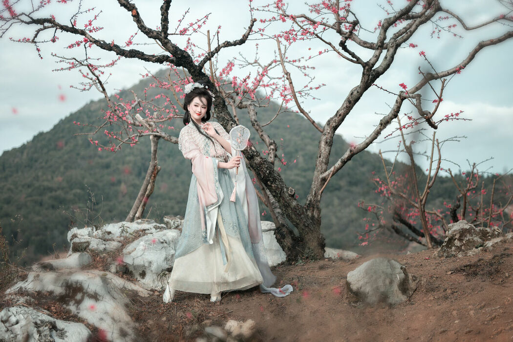 YiTuYu艺图语 Vol.8879 Da Wai Wai Ge (45P)