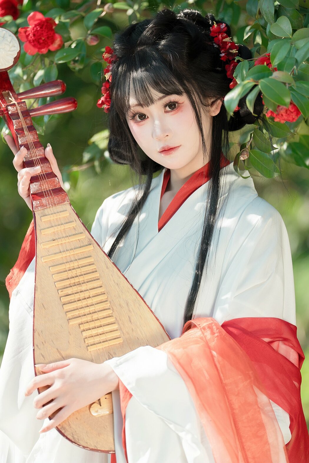 YiTuYu艺图语 Vol.8881 Jiao Yi Zhi Sui Sui (28P) Cover Photo