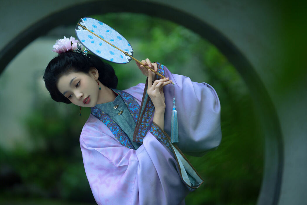 YiTuYu艺图语 Vol.8877 Er Yi Zhi (21P)