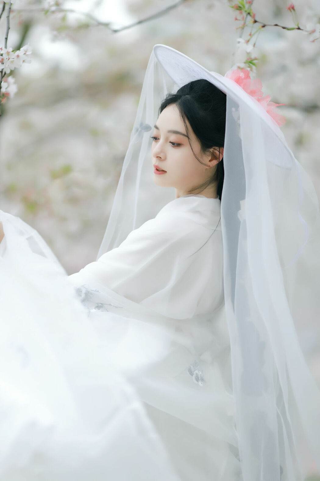 YiTuYu艺图语 Vol.8880 Sui Sui Ru Yi (15P)