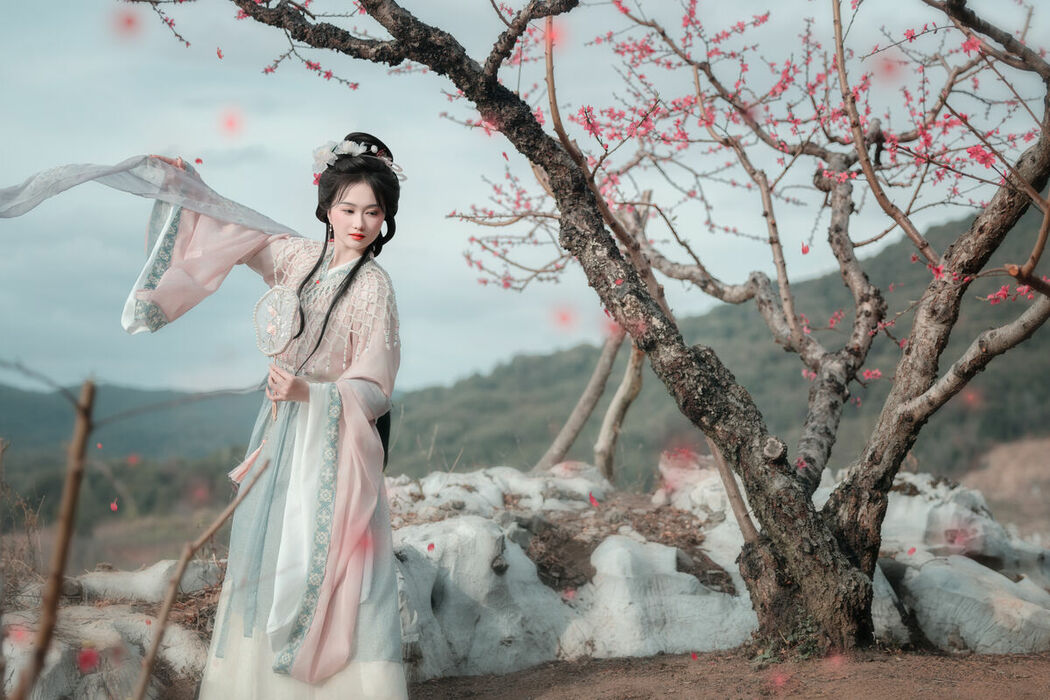 YiTuYu艺图语 Vol.8879 Da Wai Wai Ge (45P)