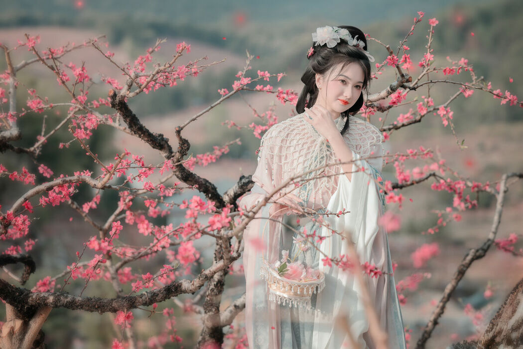 YiTuYu艺图语 Vol.8879 Da Wai Wai Ge (45P)