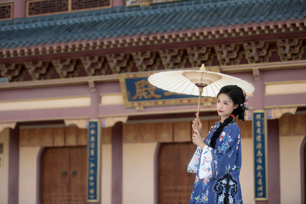 YiTuYu艺图语 Vol.8883 Xin Xin (38P)