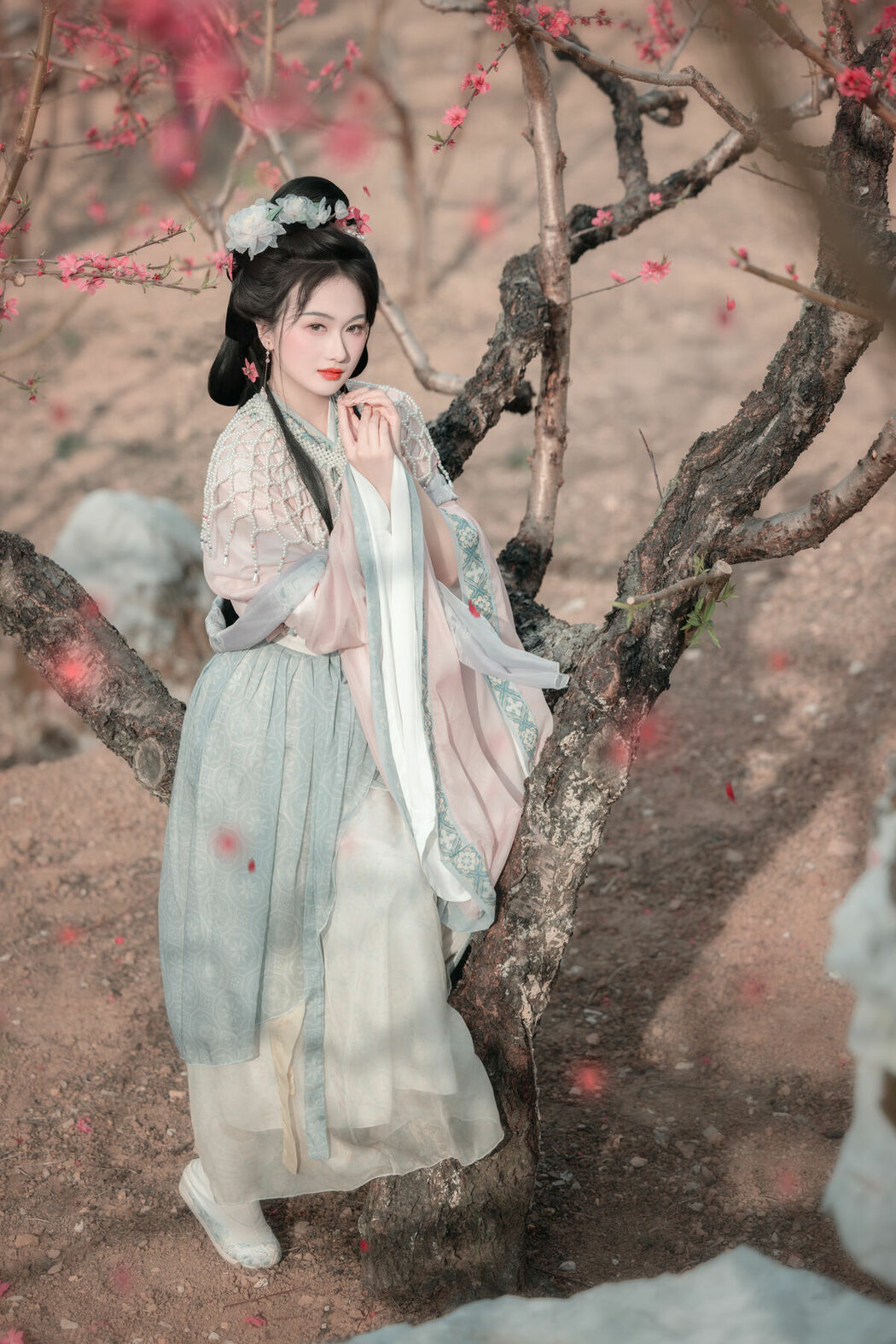 YiTuYu艺图语 Vol.8879 Da Wai Wai Ge (45P)