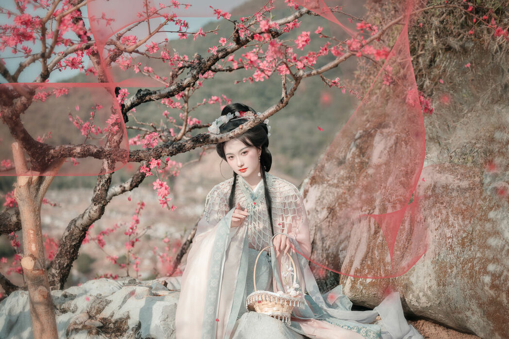 YiTuYu艺图语 Vol.8879 Da Wai Wai Ge (45P)