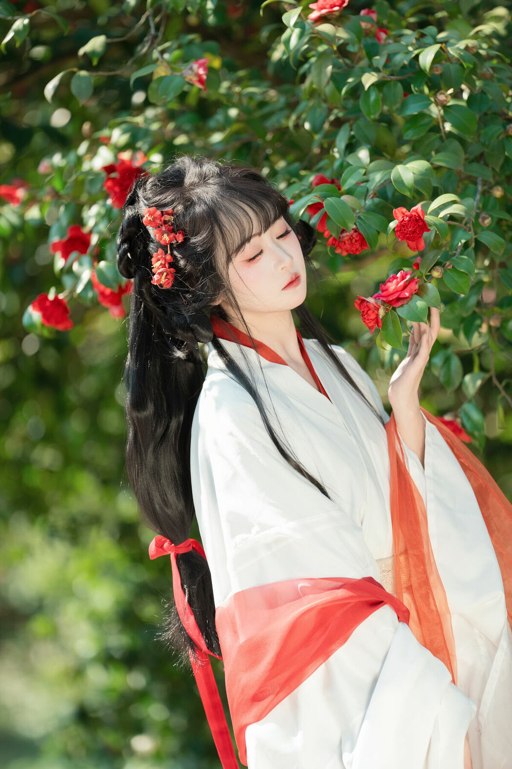 YiTuYu艺图语 Vol.8881 Jiao Yi Zhi Sui Sui (28P)