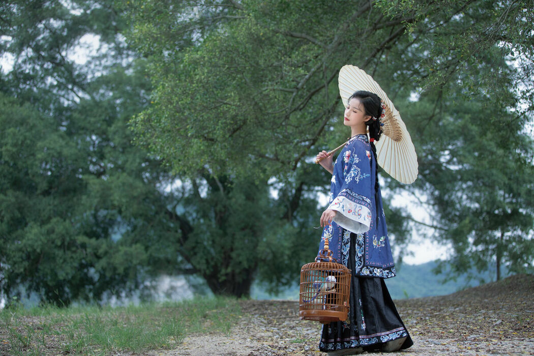 YiTuYu艺图语 Vol.8883 Xin Xin (38P)