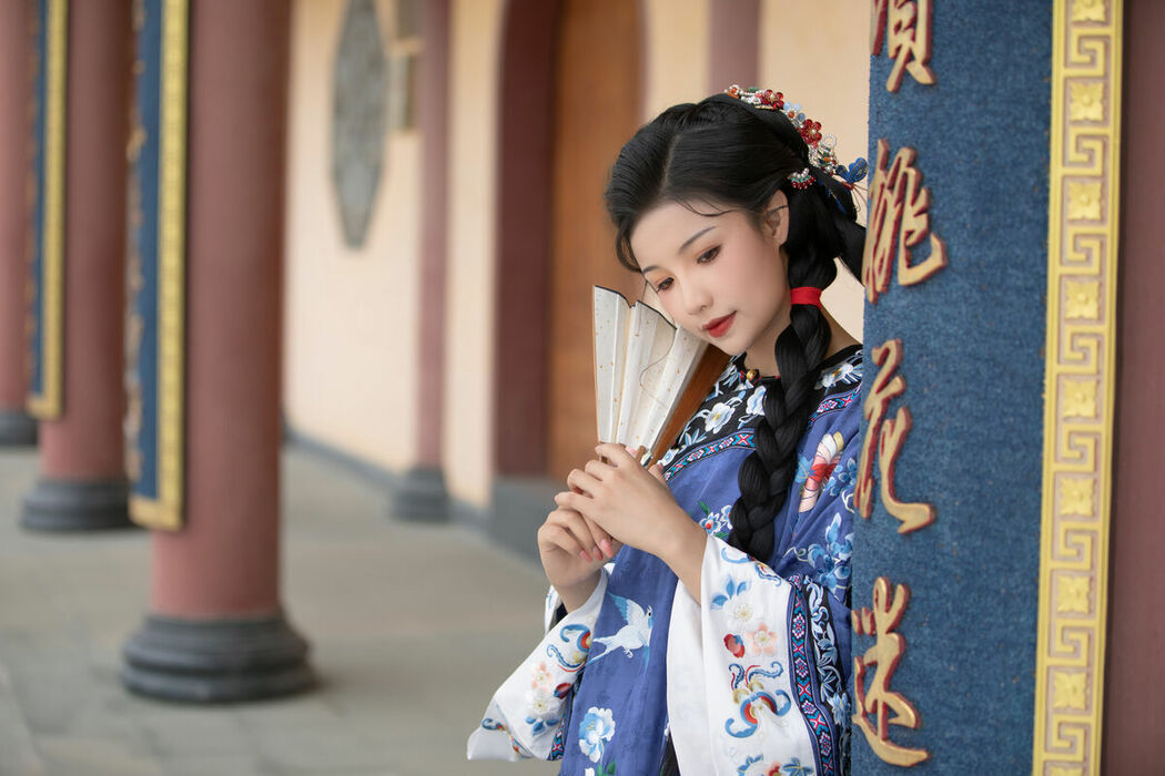 YiTuYu艺图语 Vol.8883 Xin Xin (38P)