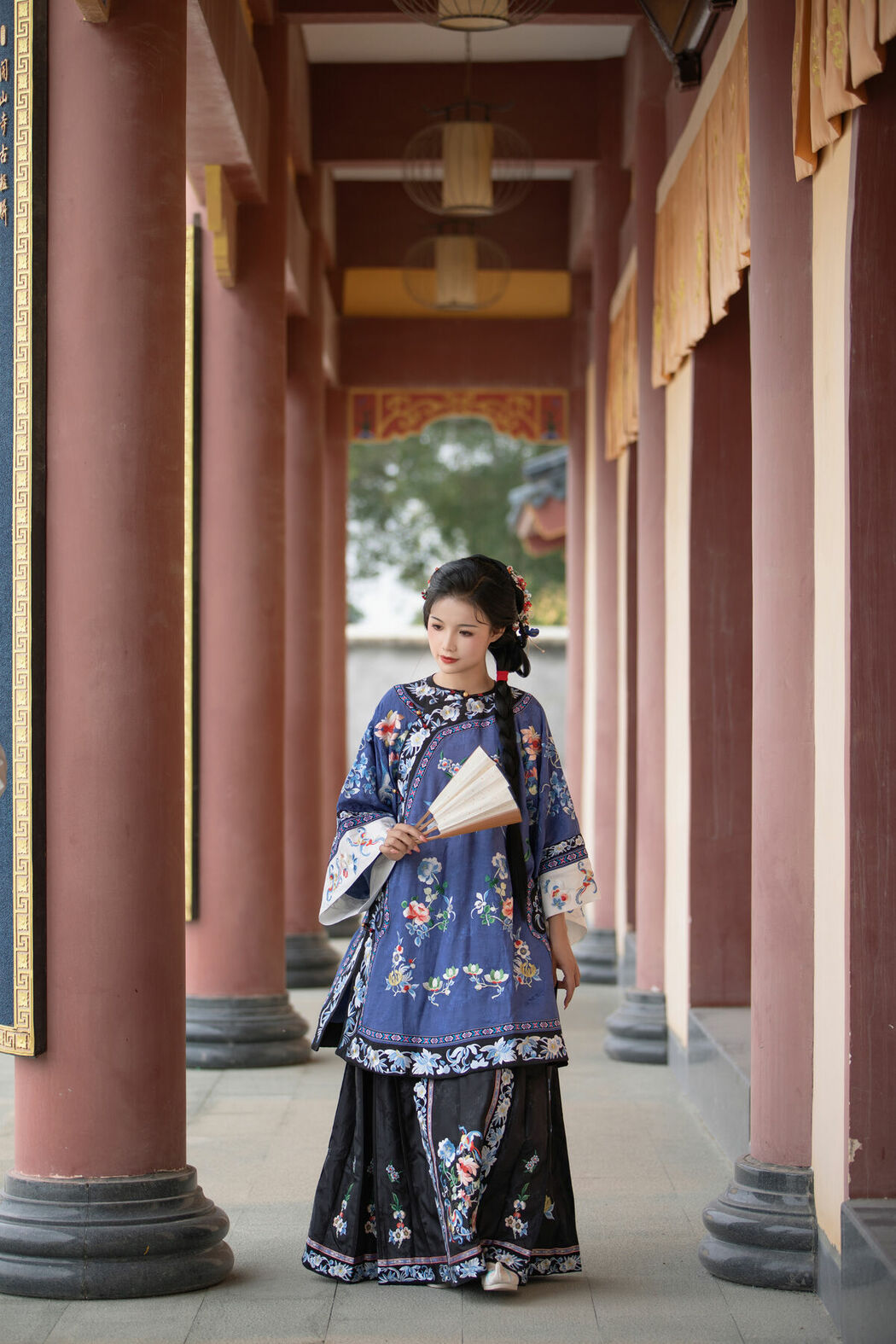 YiTuYu艺图语 Vol.8883 Xin Xin (38P)