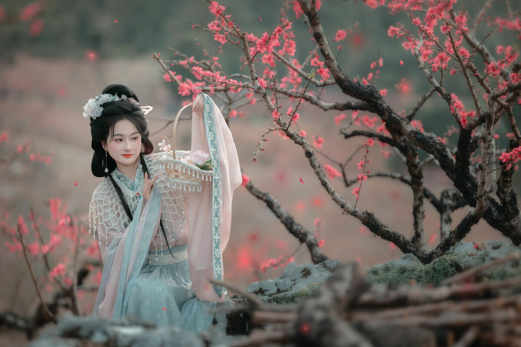 YiTuYu艺图语 Vol.8879 Da Wai Wai Ge (45P)