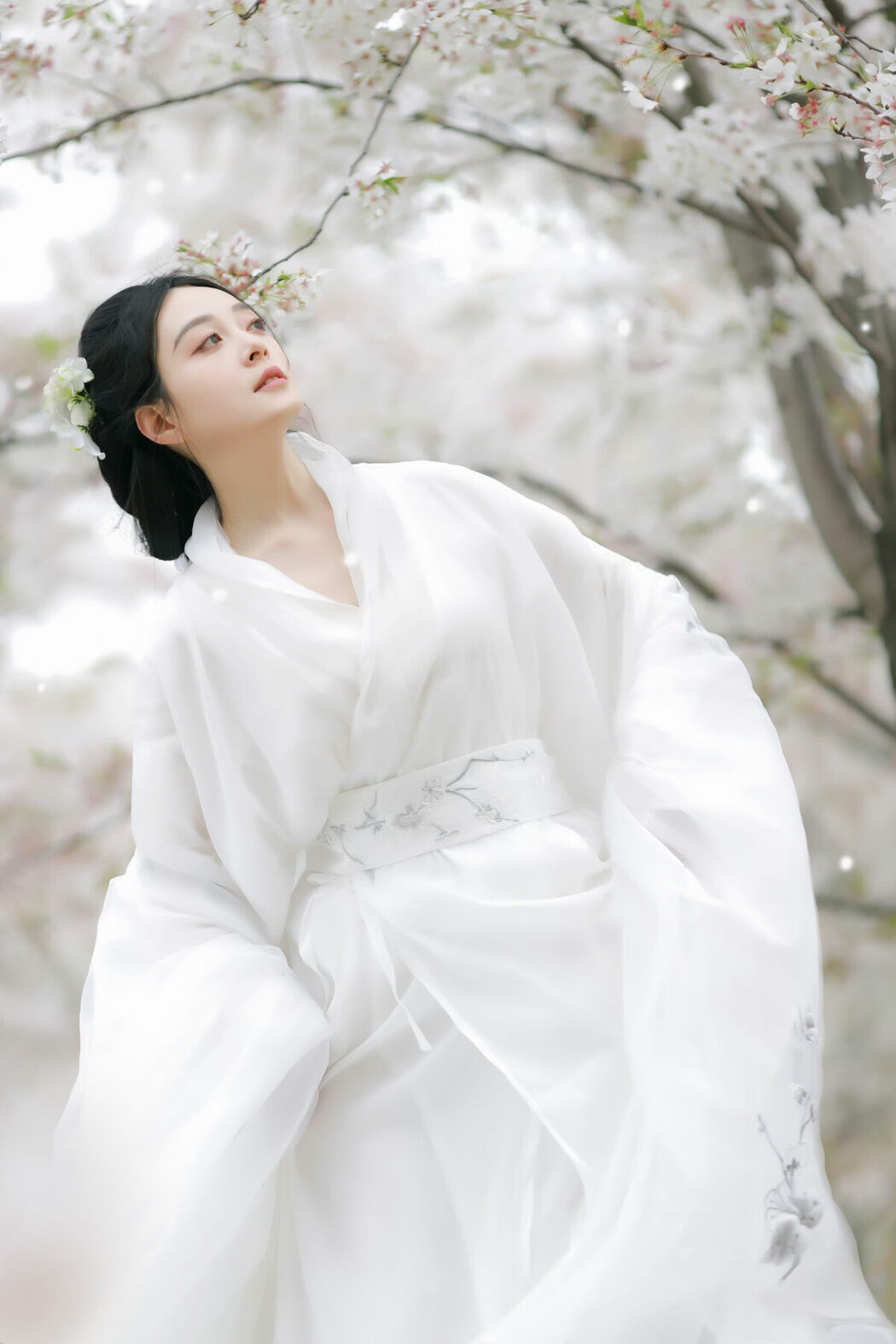 YiTuYu艺图语 Vol.8880 Sui Sui Ru Yi (15P)