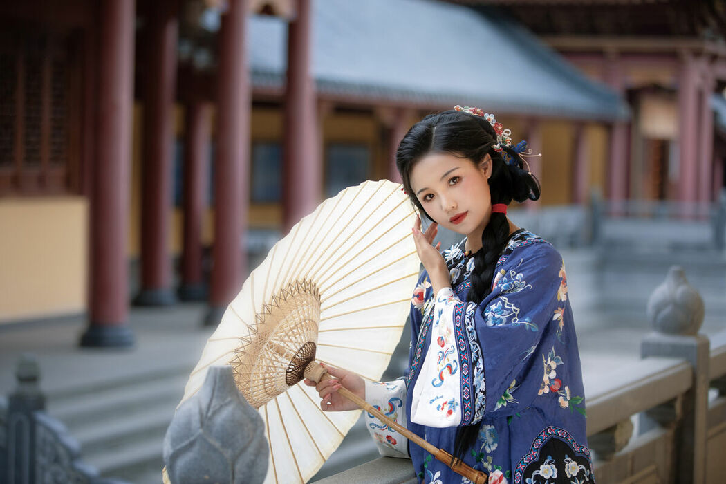 YiTuYu艺图语 Vol.8883 Xin Xin (38P)