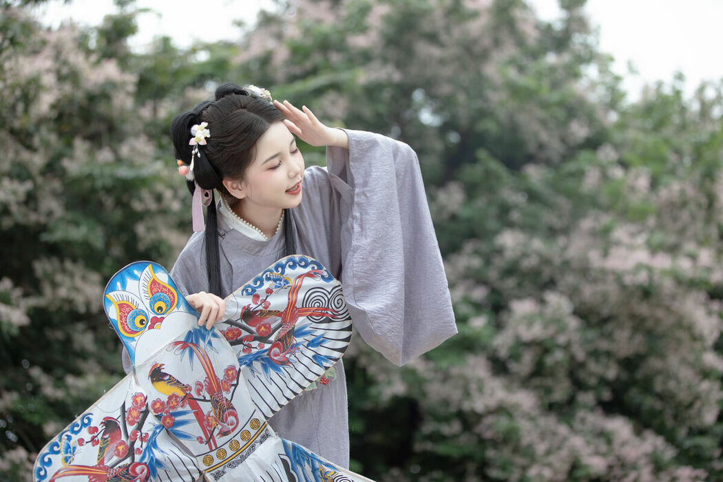 YiTuYu艺图语 Vol.8872 E E Chi Bu Bao (37P)