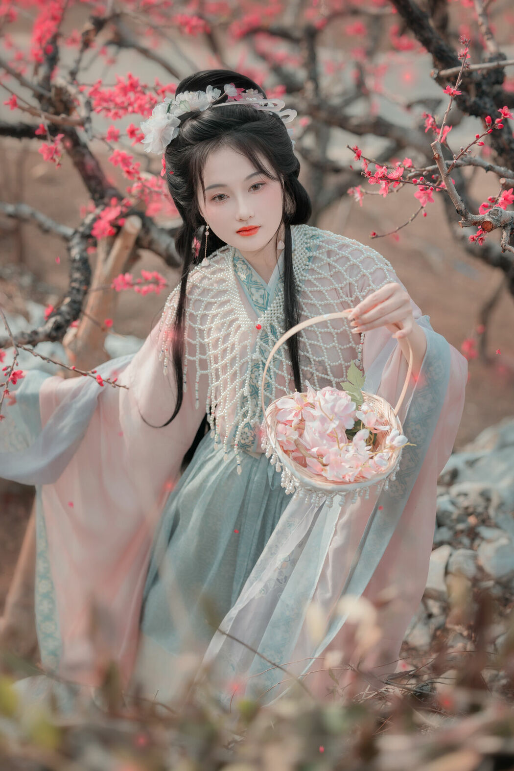 YiTuYu艺图语 Vol.8879 Da Wai Wai Ge (45P)