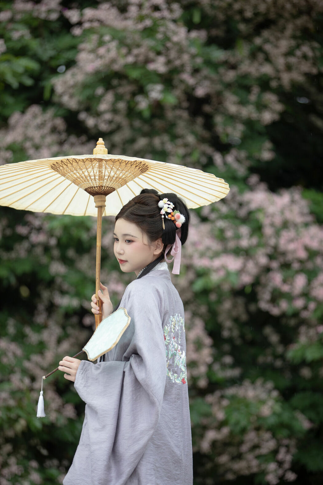 YiTuYu艺图语 Vol.8872 E E Chi Bu Bao (37P)